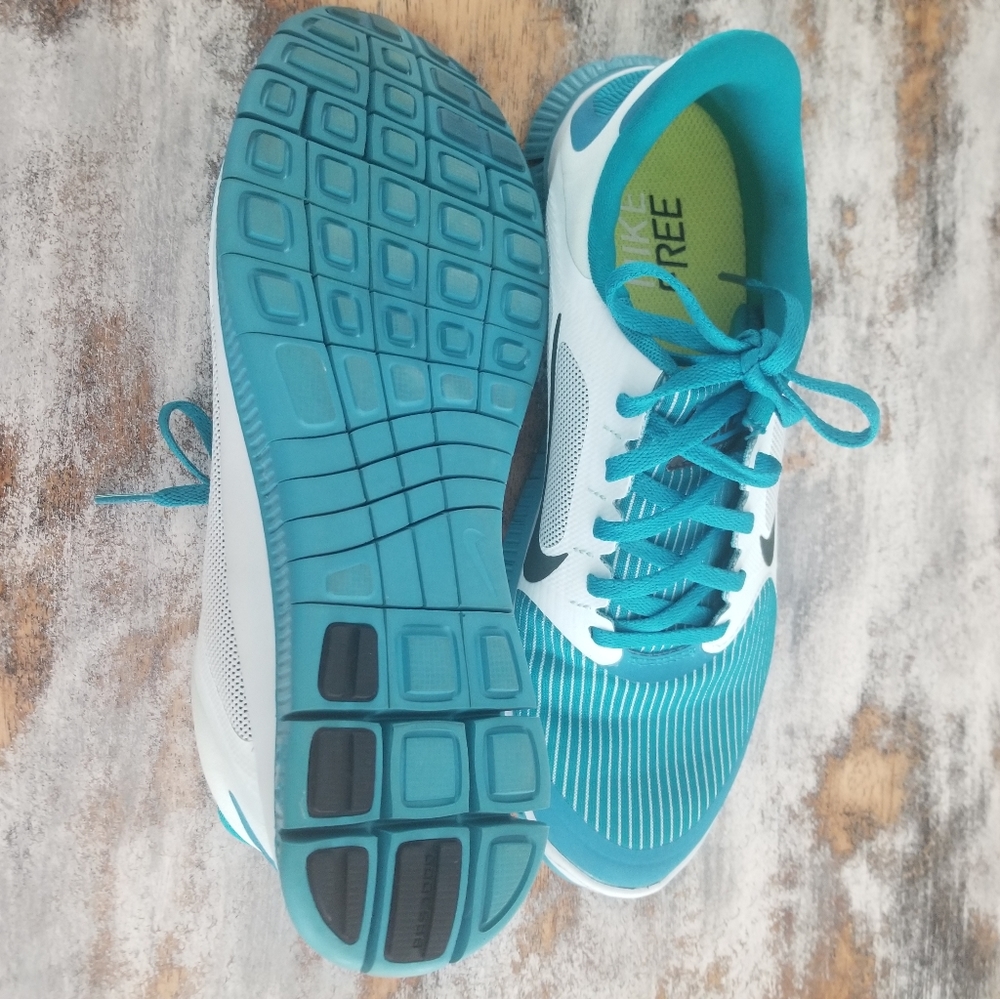 Nike free sneakers